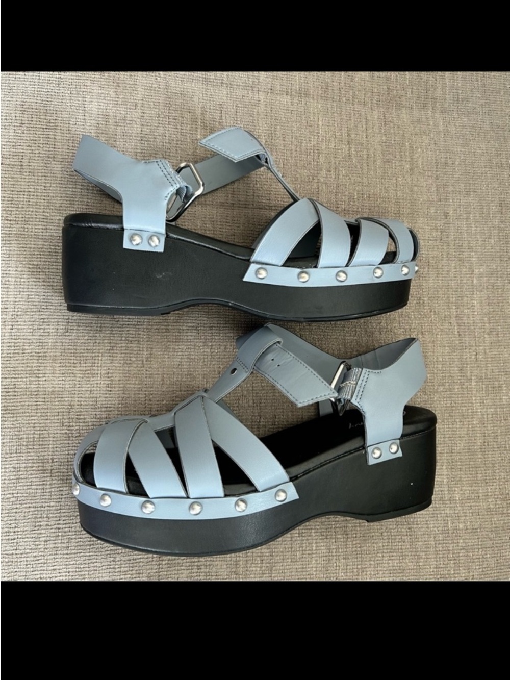 Circus NY fisherman platforms. (S0016)
